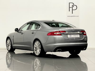 Jaguar XF 3.0d V6 Premium Luxury 4dr Auto Saloon Diesel GREY