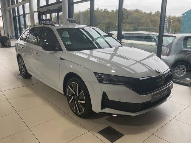 Skoda Octavia 2.0 TDI SportLine DSG Euro 6 (s/s) 5dr Estate Diesel Moon WhiteSkoda Octavia 2.0 TDI SportLine DSG Euro 6 (s/s) 5dr Estate Diesel Moon White at Derek Slack Motors Middlesbrough