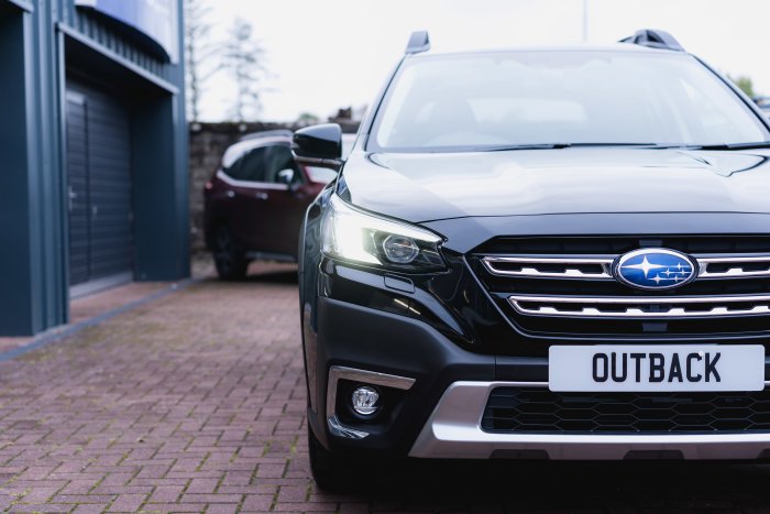 Subaru Outback 2.5 Limited Awd Cvt Petrol Crystal Black Silica