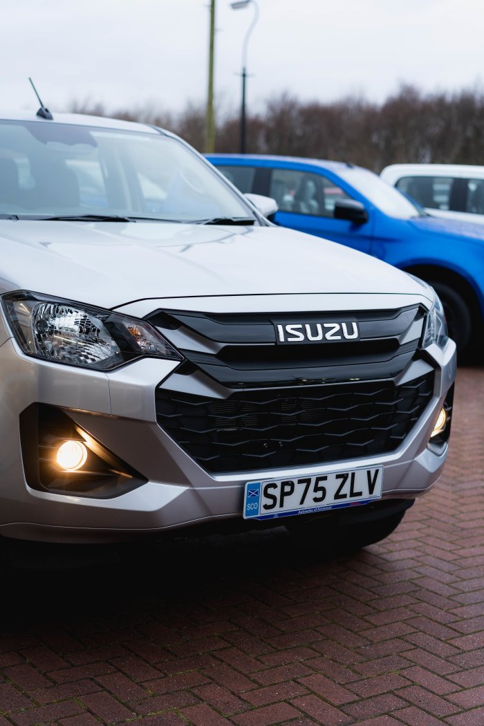 Isuzu D-Max 1.9 Dl20 Diesel Mercury Silver Metallic