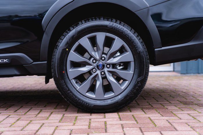 Subaru Outback 2.5 Limited Awd Cvt Petrol Crystal Black Silica