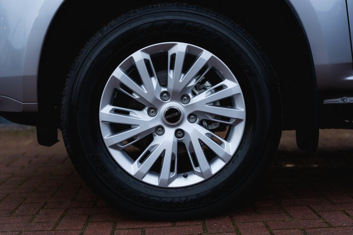 Isuzu D-Max 1.9 Dl20 Diesel Mercury Silver Metallic