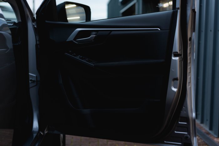 Isuzu D-Max 1.9 Dl20 Diesel Mercury Silver Metallic