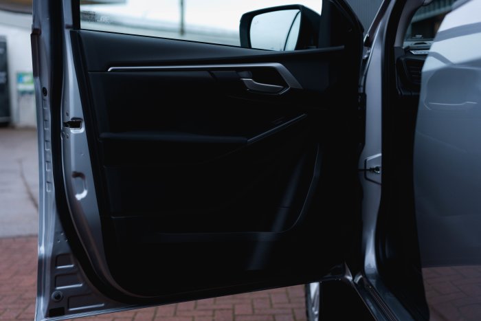 Isuzu D-Max 1.9 Dl20 Diesel Mercury Silver Metallic