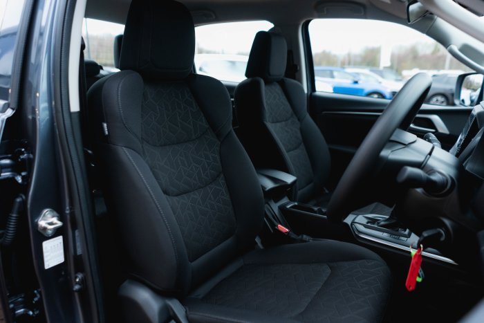 Isuzu D-Max 1.9 Dl20 Auto Diesel Obsidian Grey Mica