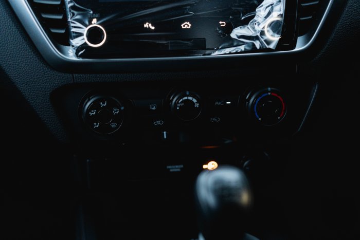 Isuzu D-Max 1.9 Dl20 Diesel Mercury Silver Metallic