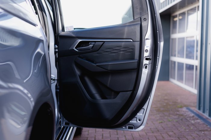 Isuzu D-Max 1.9 Dl40 Auto Diesel Mercury Silver Metallic