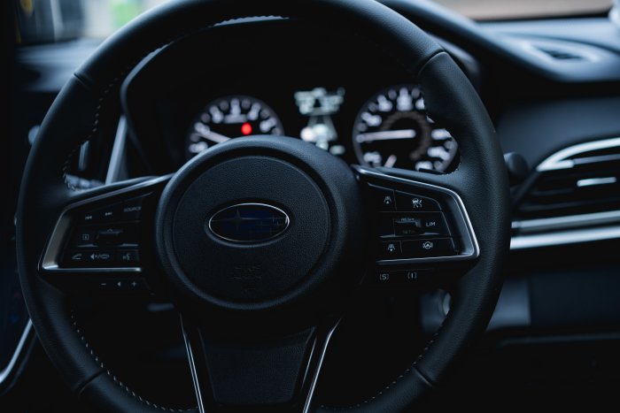 Subaru Outback 2.5 Limited Awd Cvt Petrol Crystal Black Silica