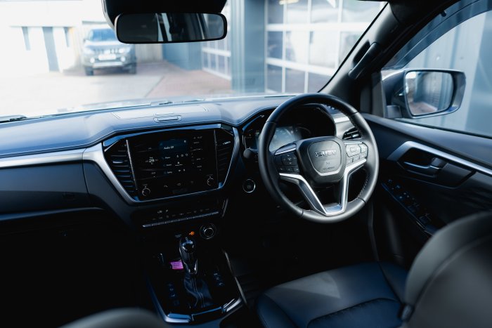 Isuzu D-Max 1.9 Dl40 Auto Diesel Mercury Silver Metallic