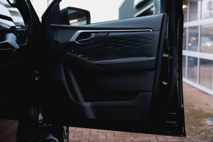 Isuzu D-Max 1.9 Dl40 Auto Diesel Onyx Black Mica