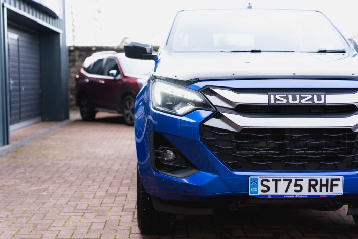 Isuzu D-Max 1.9 Dl40 Auto Diesel Biarritz Blue Metallic