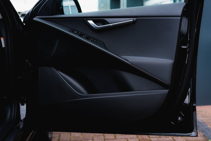 Kia Niro 1.6 3 Hev S-A Hybrid Electric Midnight Black