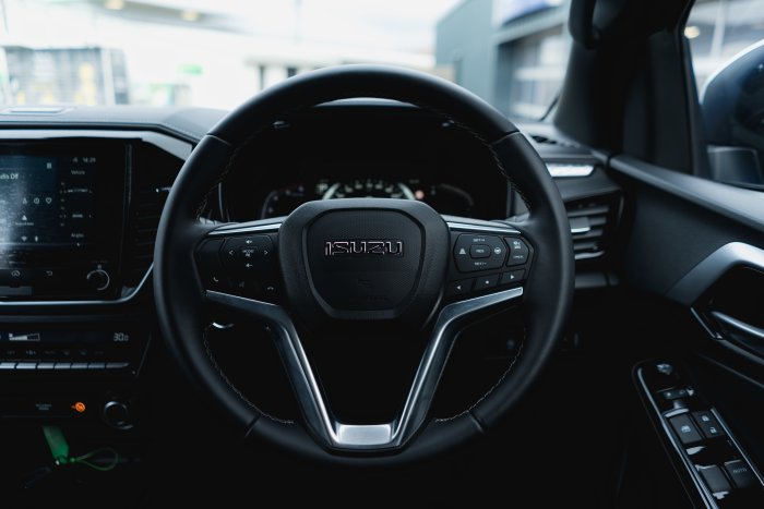 Isuzu D-Max 1.9 Dl40 Auto Diesel Biarritz Blue Metallic