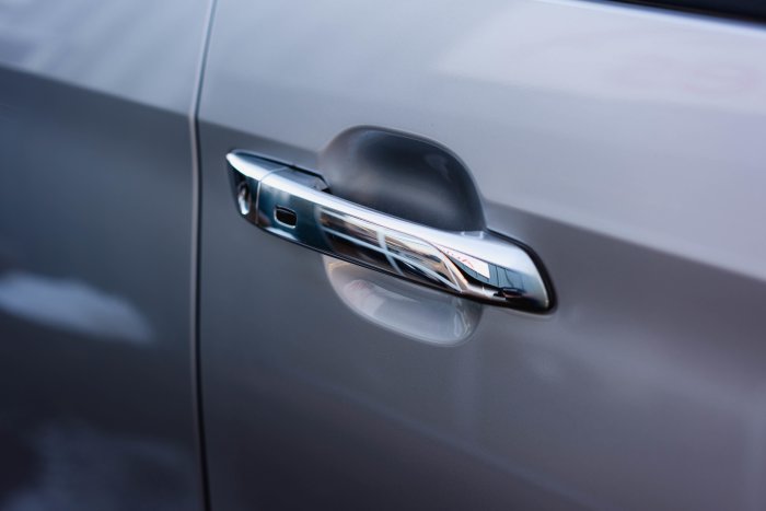 Isuzu D-Max 1.9 Dl40 Auto Diesel Mercury Silver