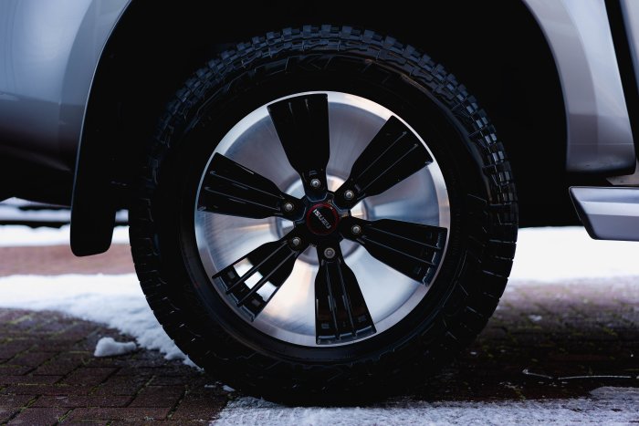 Isuzu D-Max 1.9 Dl40 Auto Diesel Mercury Silver