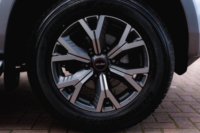 Isuzu D-Max 1.9 Dl40 Auto Diesel Mercury Silver