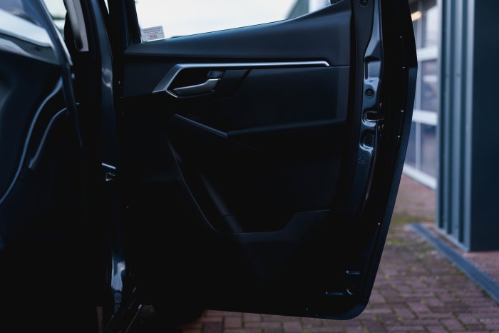 Isuzu D-Max 1.9 Dl20 Auto Diesel Obsidian Grey Mica