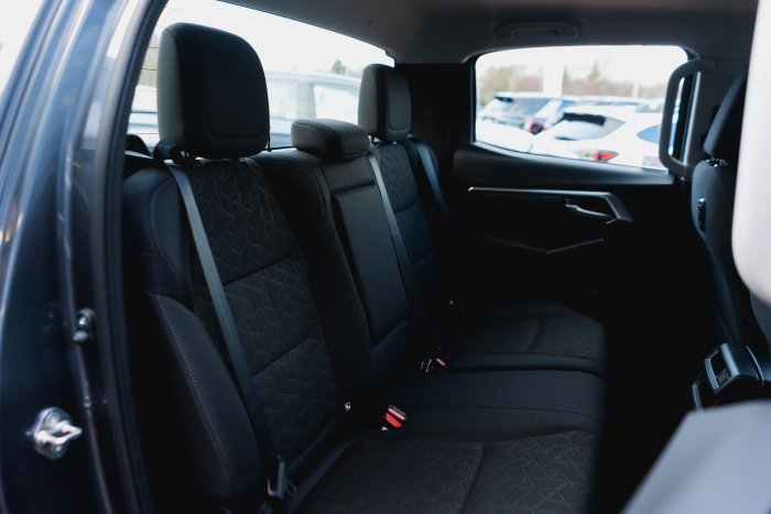 Isuzu D-Max 1.9 Dl20 Auto Diesel Obsidian Grey Mica