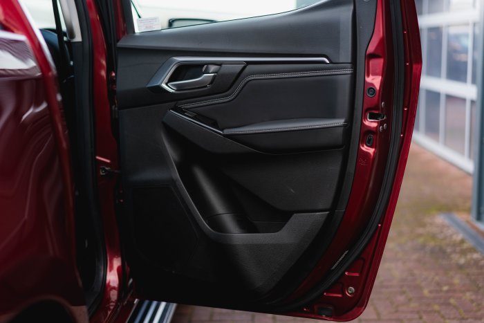 Isuzu D-Max 1.9 Dl40 Diesel Spinel Red