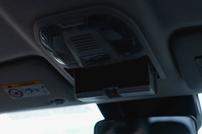 Isuzu D-Max 1.9 Dl20 Diesel Obsidian Grey Mica