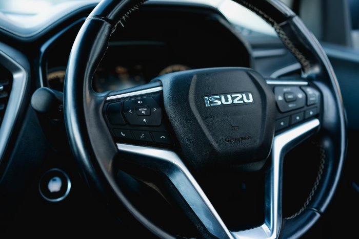 Isuzu D-Max 1.9 Dl40 Auto Diesel Mercury Silver