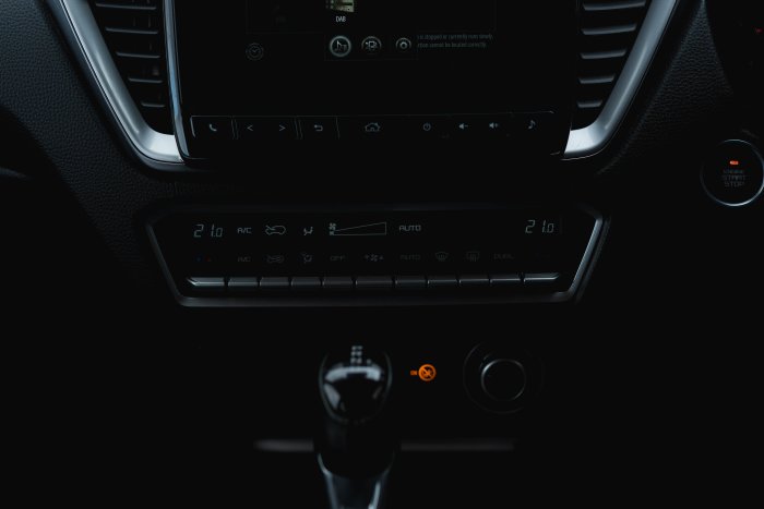 Isuzu D-Max 1.9 Dl40 Auto Diesel Mercury Silver