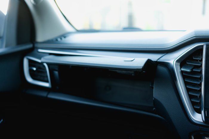 Isuzu D-Max 1.9 Dl40 Auto Diesel Mercury Silver