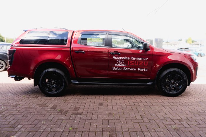 Isuzu D-Max 1.9 V-Cross Auto Diesel Red Spinel Mica