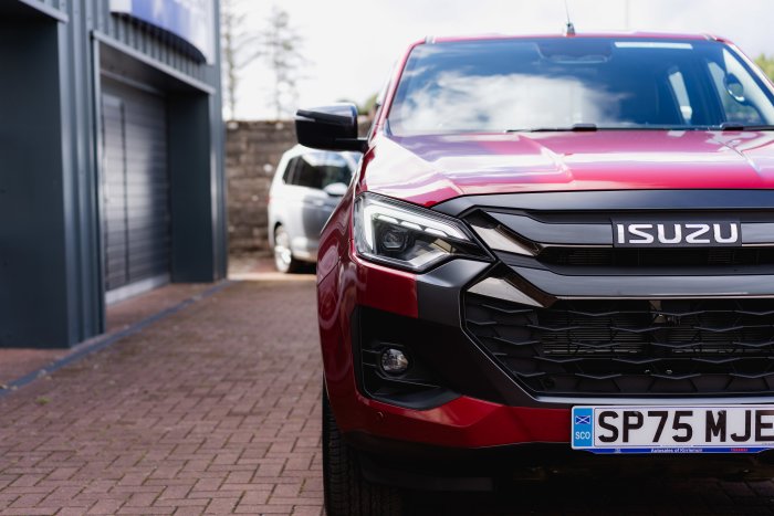 Isuzu D-Max 1.9 V-Cross Auto Diesel Red Spinel Mica