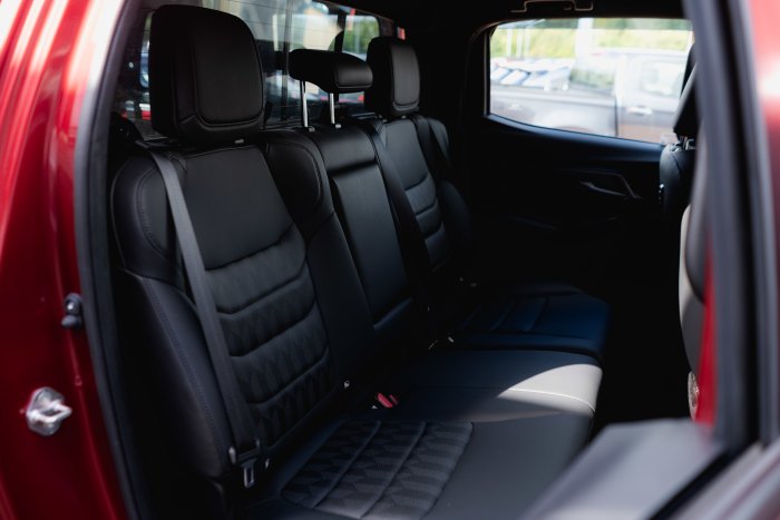 Isuzu D-Max 1.9 V-Cross Auto Diesel Red Spinel Mica