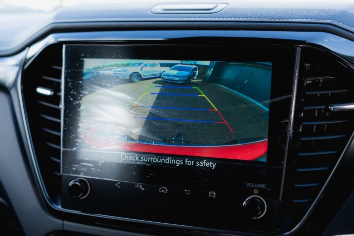 Isuzu D-Max 1.9 V-Cross Auto Diesel Red Spinel Mica