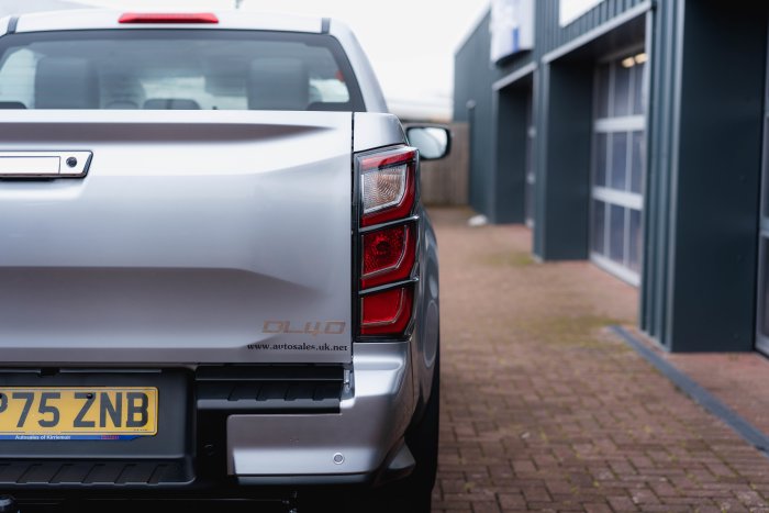 Isuzu D-Max 1.9 Dl40 Auto Diesel Mercury Silver Metallic