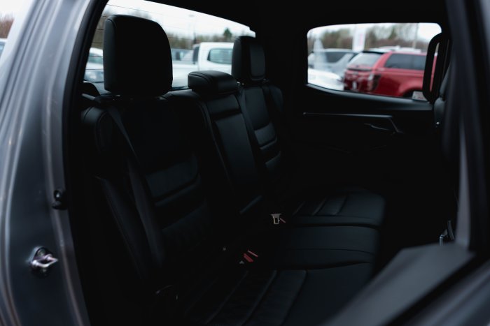 Isuzu D-Max 1.9 Dl40 Auto Diesel Mercury Silver Metallic