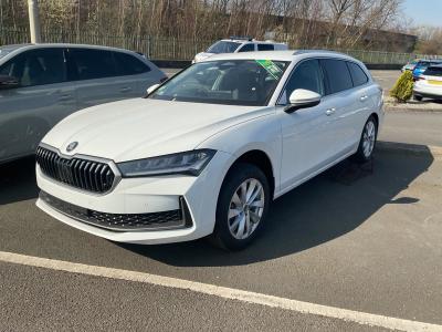 Skoda Superb 1.5 TSI e-TEC MHEV SE Technology DSG Euro 6 (s/s) 5dr Estate Hybrid Pure WhiteSkoda Superb 1.5 TSI e-TEC MHEV SE Technology DSG Euro 6 (s/s) 5dr Estate Hybrid Pure White at Derek Slack Motors Middlesbrough