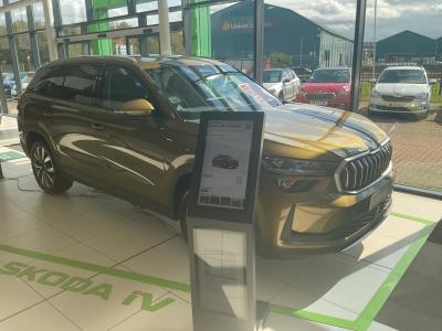 Skoda Kodiaq 1.5 TSI iV 25.7kWh SE L DSG Euro 6 (s/s) 5dr (5 Seat) SUV Hybrid Bronx GoldSkoda Kodiaq 1.5 TSI iV 25.7kWh SE L DSG Euro 6 (s/s) 5dr (5 Seat) SUV Hybrid Bronx Gold at Derek Slack Motors Middlesbrough