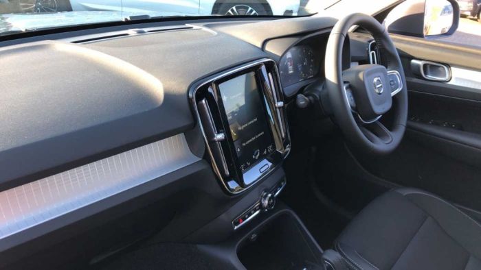 Volvo XC40 2.0 D3 Momentum (Heated Front Seats, Rear Park Assist, Heated Steering Wheel) SUV Diesel Osmium Grey