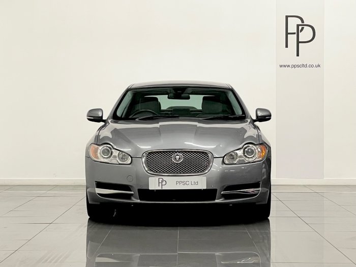 Jaguar XF 3.0d V6 Premium Luxury 4dr Auto Saloon Diesel GREY