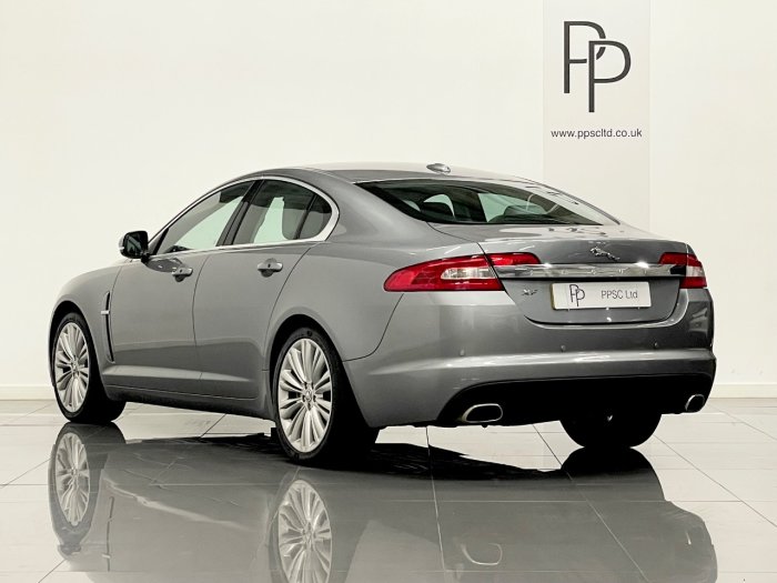 Jaguar XF 3.0d V6 Premium Luxury 4dr Auto Saloon Diesel GREY