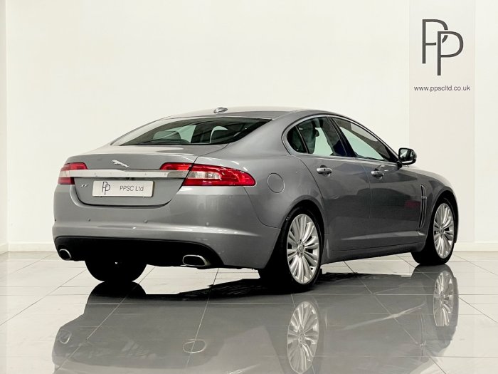 Jaguar XF 3.0d V6 Premium Luxury 4dr Auto Saloon Diesel GREY