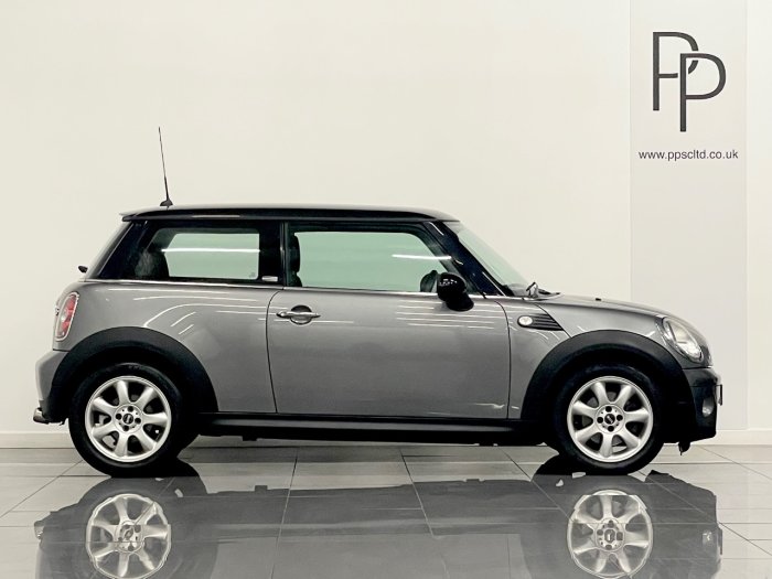 Mini Hatchback 1.6 Cooper D Graphite 3dr Hatchback Diesel GREY