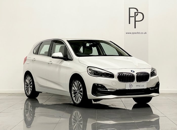 BMW 2 Series 2.0 220d xDrive Luxury 5dr Step Auto Hatchback Diesel WHITE