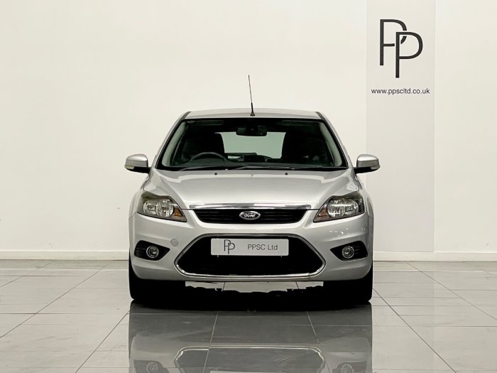 Ford Focus 1.6 Titanium 5dr Auto Hatchback Petrol SILVER