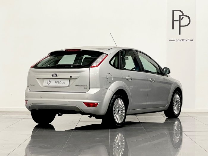 Ford Focus 1.6 Titanium 5dr Auto Hatchback Petrol SILVER