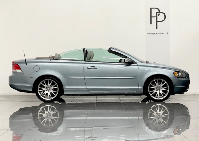 Volvo C70 2.4i SE Lux 2dr Geartronic Convertible Petrol BLUE