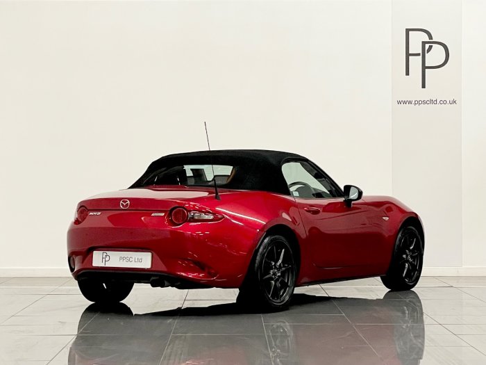 Mazda MX-5 1.5 Sport Nav 2dr Convertible Petrol RED