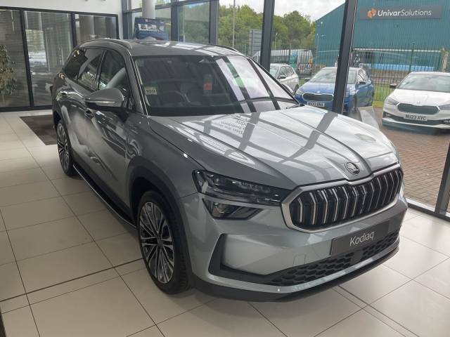 Skoda Kodiaq 2.0 TDI Laurin & Klement DSG 4WD Euro 6 (s/s) 5dr (7 Seat) SUV Diesel Smokey SilverSkoda Kodiaq 2.0 TDI Laurin & Klement DSG 4WD Euro 6 (s/s) 5dr (7 Seat) SUV Diesel Smokey Silver at Derek Slack Motors Middlesbrough